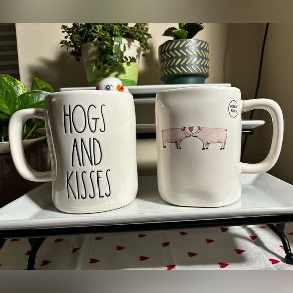Set of 2 Rae Dunn HOGS & KISSES Double sided mugs - Picture 3 of 5